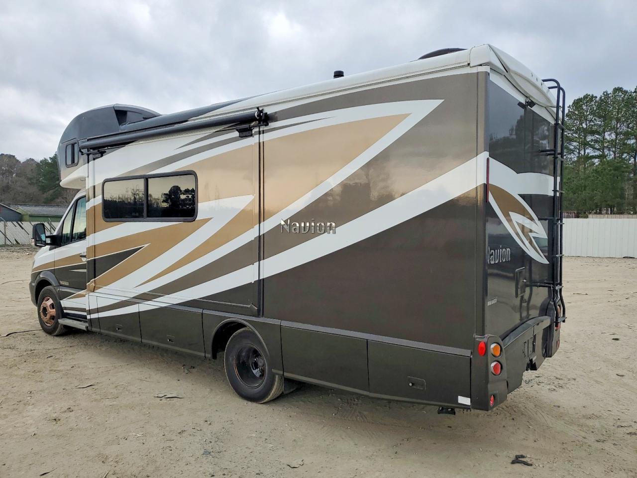 2015 Mercedes-Benz Sprinter VIN WDAPF4CC7F9611449 photo 3