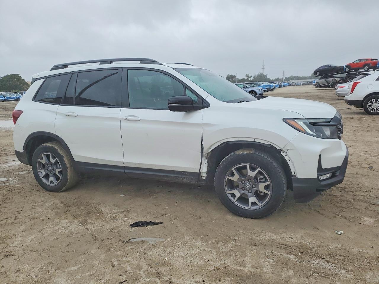 2022 Honda Passport VIN 5FNYF8H61NB017598 photo 4