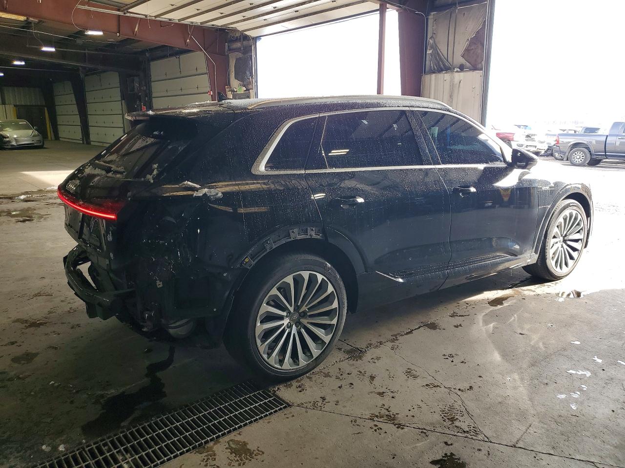2019 AUDI E-tron VIN WA1VABGE2KB023281 photo 3