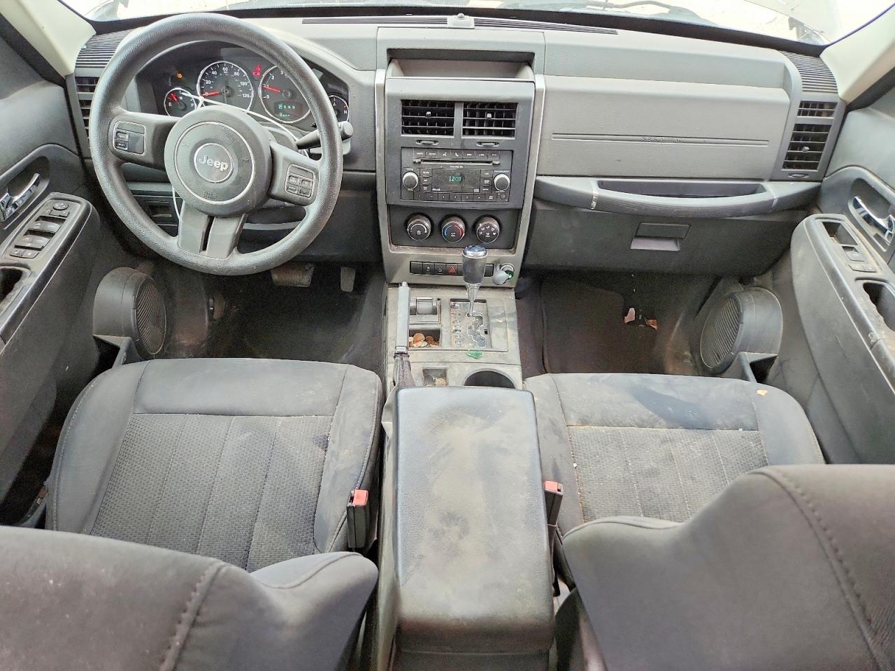 2011 Jeep Liberty VIN 1J4PN2GK7BW565469 photo 8