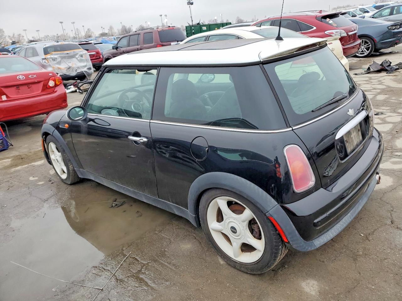 2003 Mini Cooper VIN WMWRC33403TC39761 photo 2