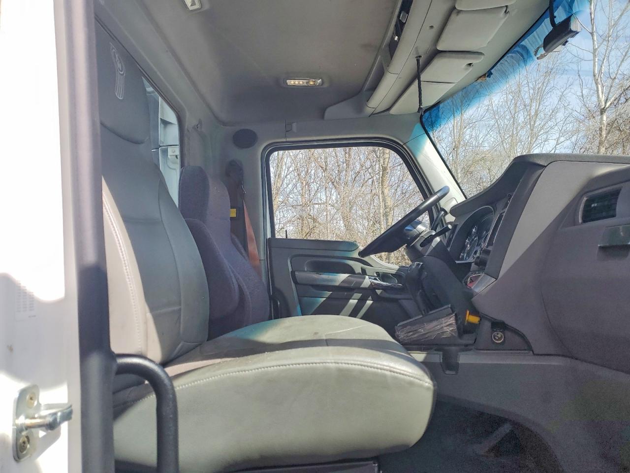 2016 KENWORTH All other VIN 1XKYA48X2GJ496307 photo 6