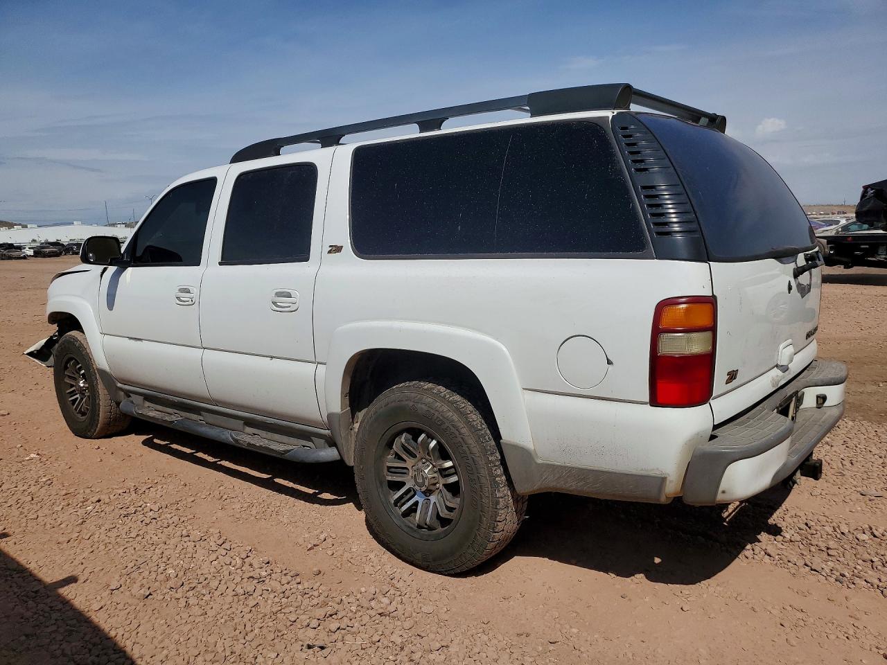 2003 Chevrolet Suburban VIN 3GNFK16Z53G280652 photo 2