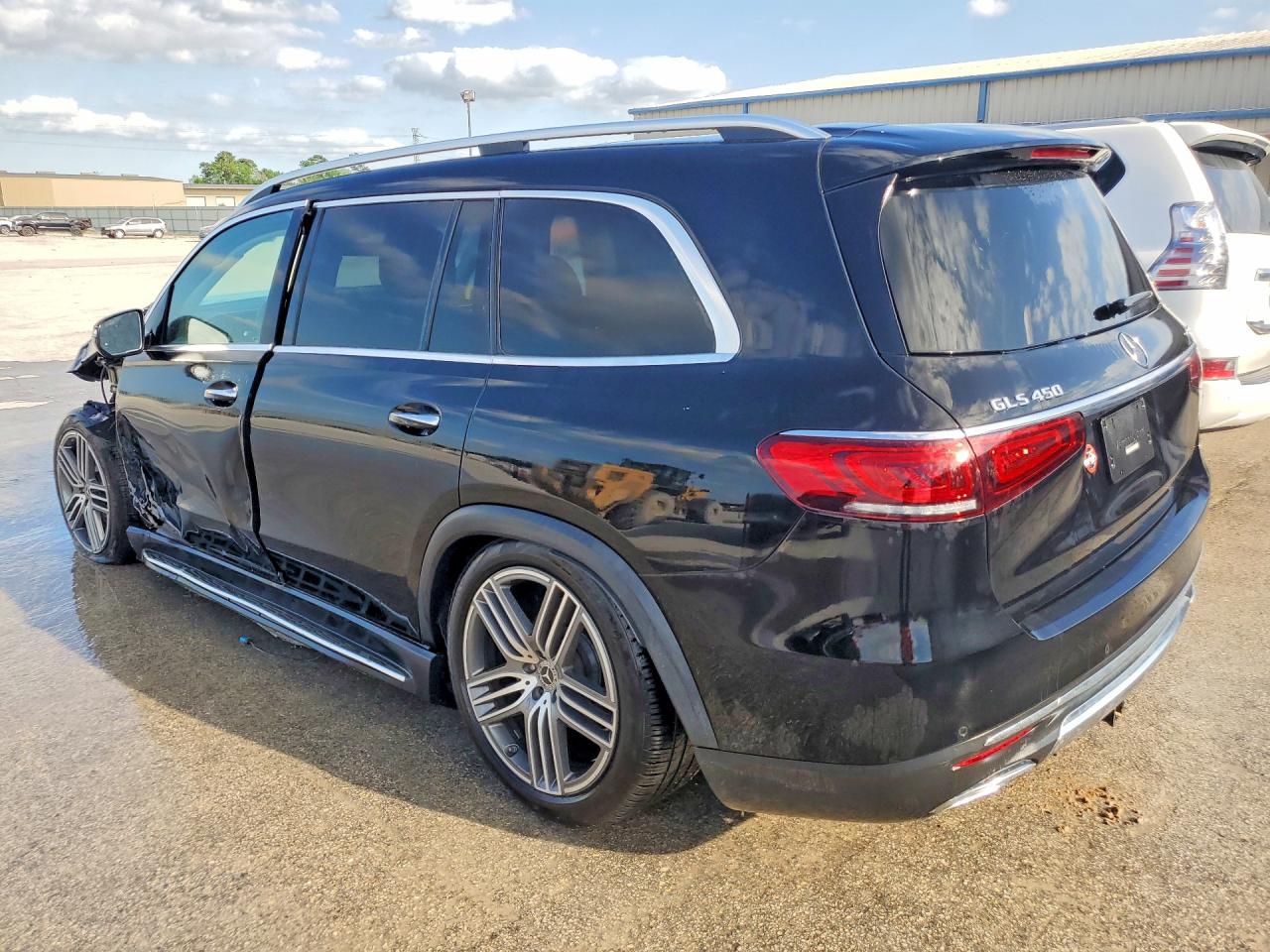 2023 Mercedes-Benz Gls-class VIN 4JGFF5KEXPB011001 photo 2