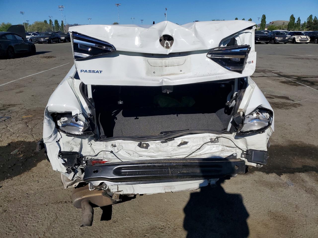 2019 VOLKSWAGEN Passat VIN 1VWLA7A34KC010069 photo 6