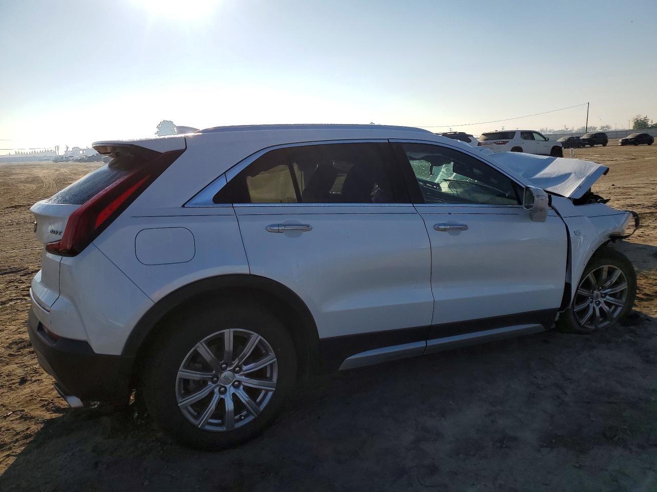 2019 Cadillac Xt4 VIN 1GYFZCR43KF153327 photo 3