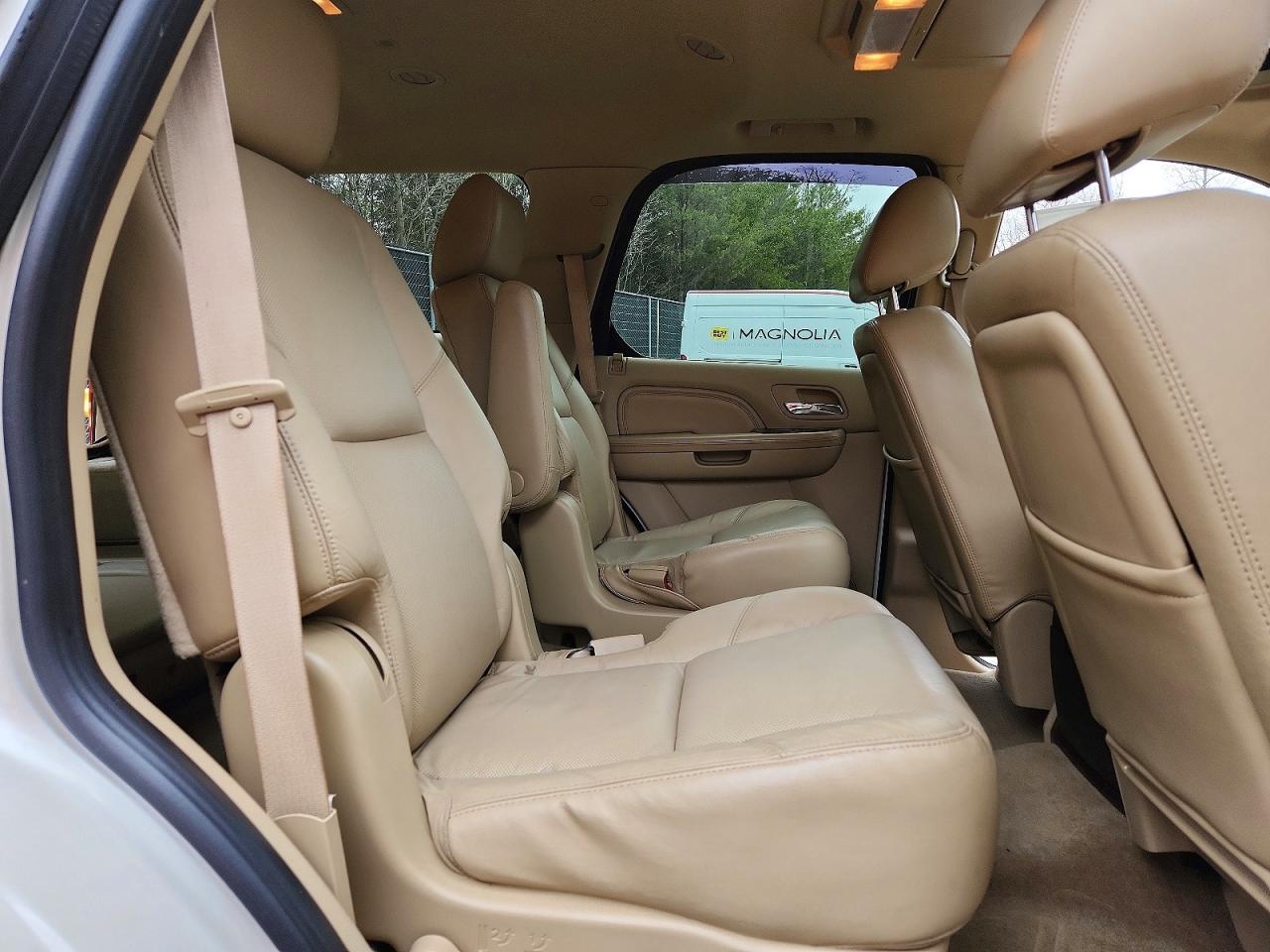 2011 Cadillac Escalade VIN 1GYS4BEF8BR156771 photo 11