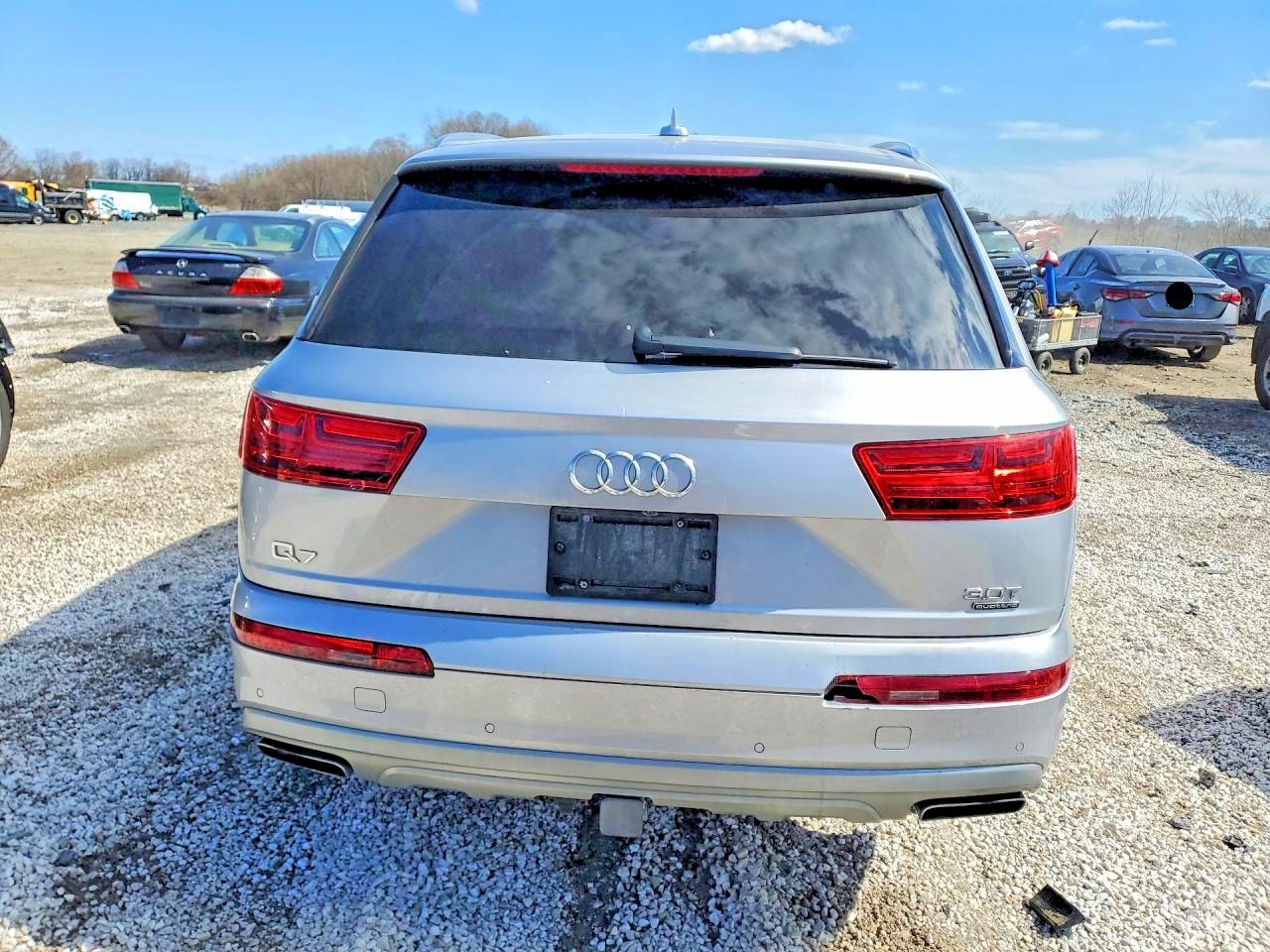 2018 Audi Q7 VIN WA1LAAF72JD015950 photo 6