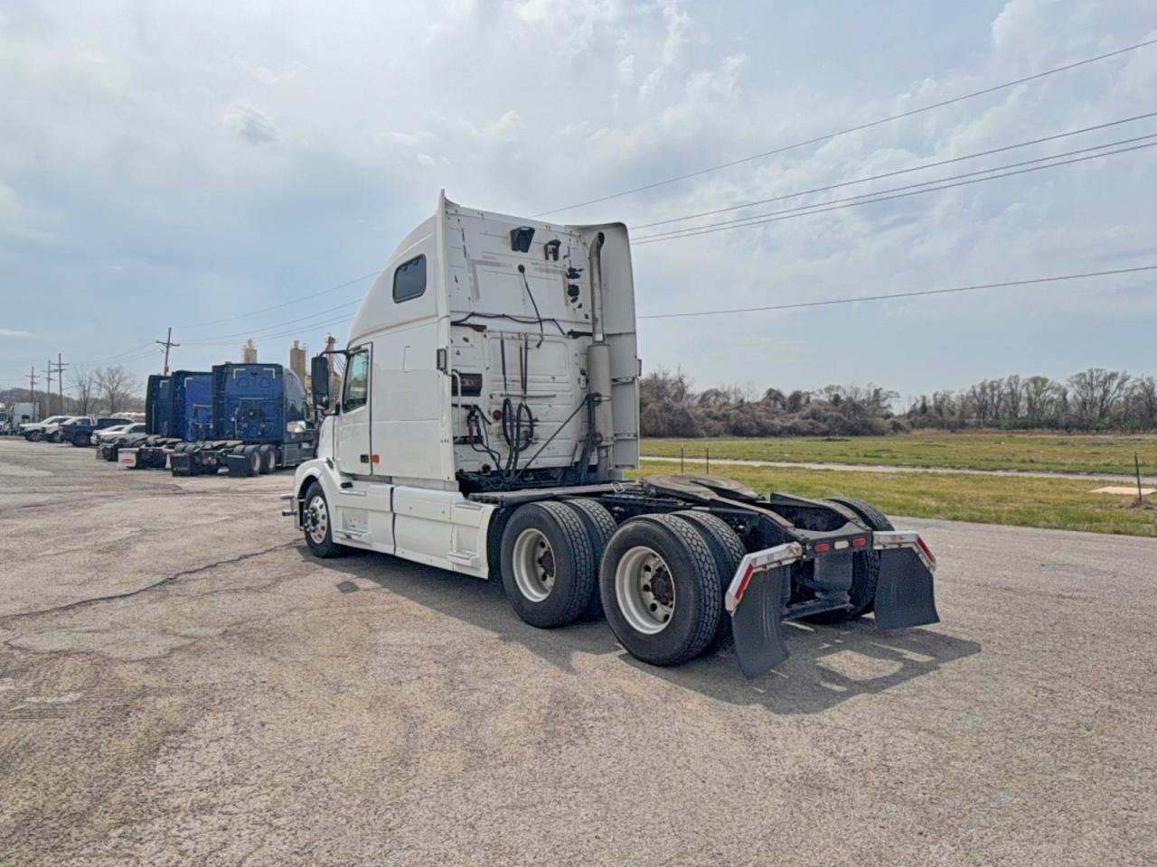 2006 Volvo Vn VIN 4V4NC9GH16N431380 photo 3