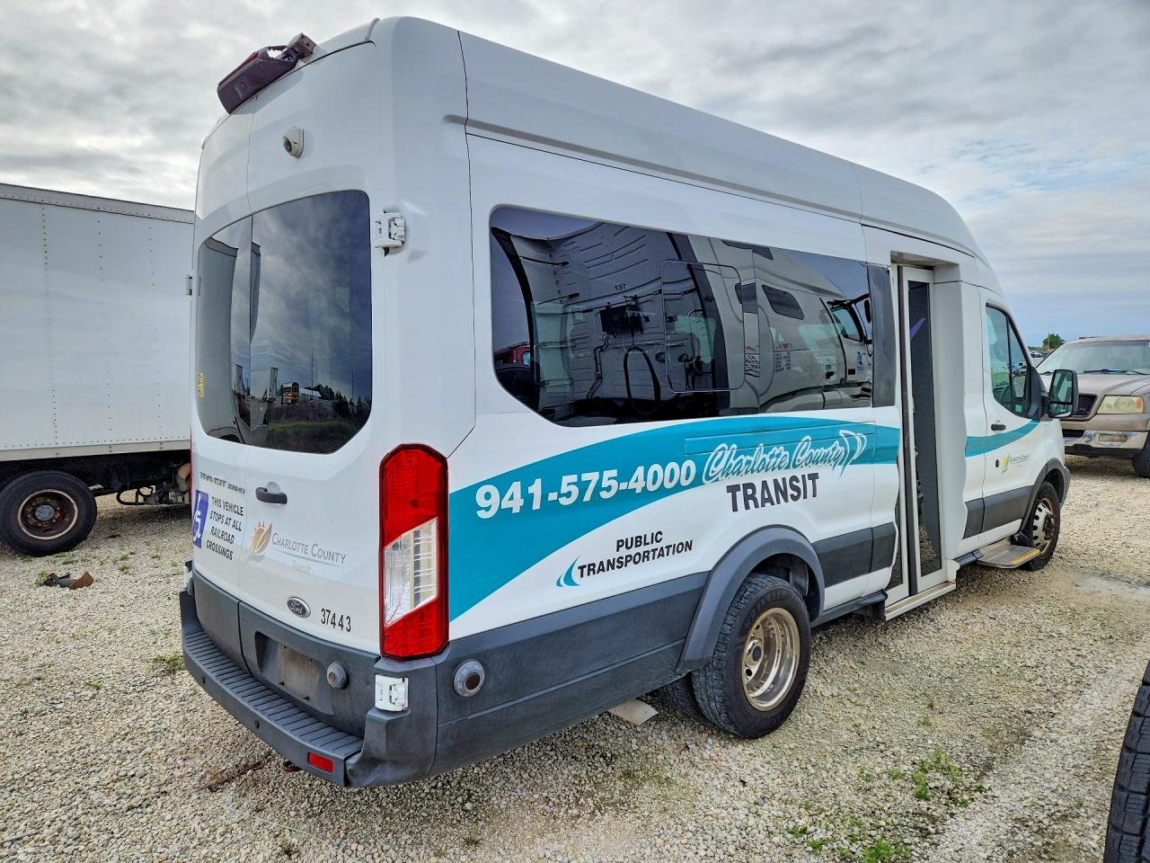 2019 Ford Transit VIN 1FDVU4XV7KKB31559 photo 3