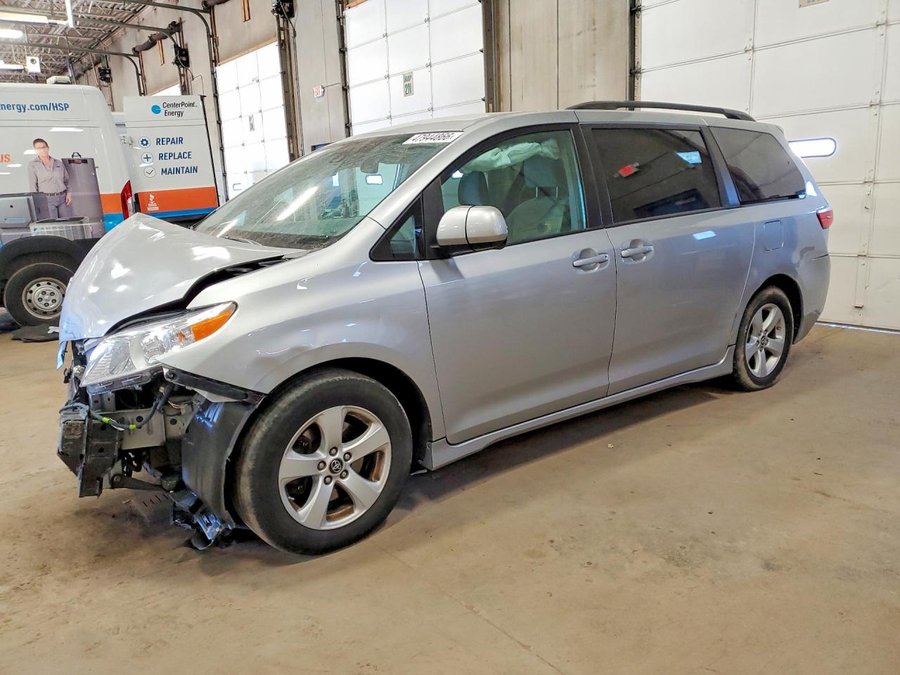 2019 Toyota Sienna VIN 5TDKZ3DC6KS983898 photo 1