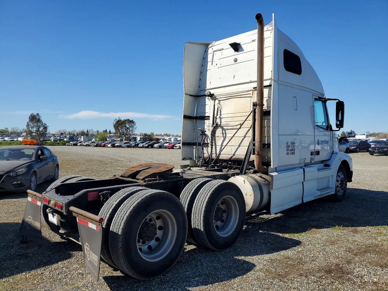 2014 Volvo Vn VIN 4V4NC9EH7EN174971 photo 4