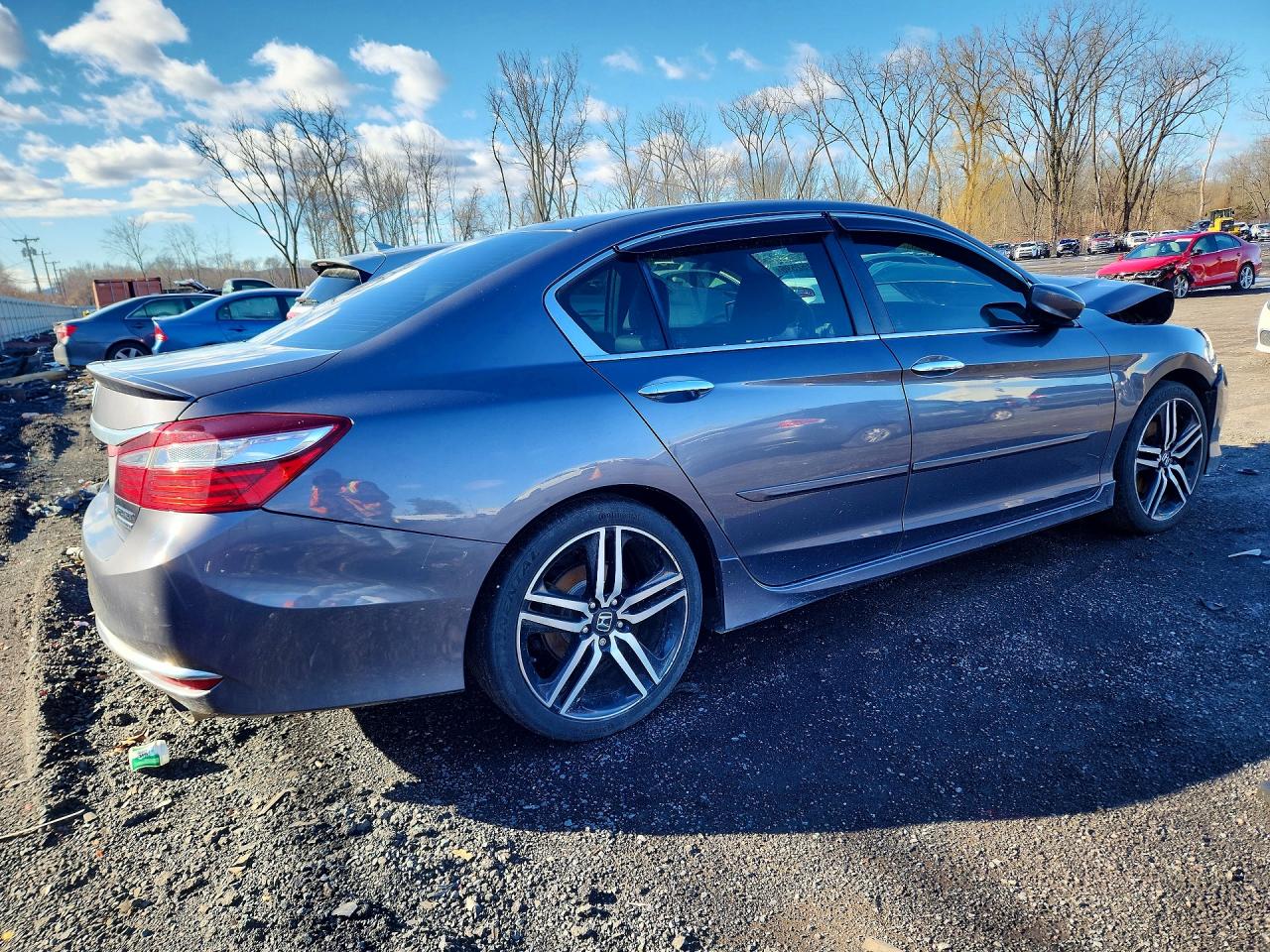 2017 Honda Accord VIN 1HGCR2F15HA015955 photo 3