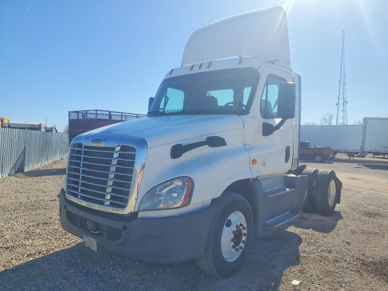 2016 FREIGHTLINER All other VIN 1FUBGEDV9GLHC5703 photo 2
