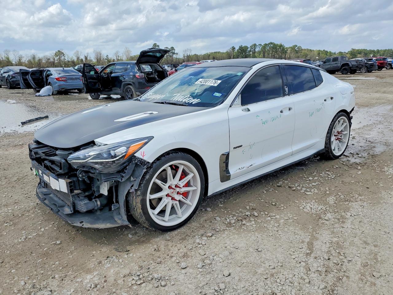 2020 Kia Stinger VIN KNAE35LCXL6078056 photo 1
