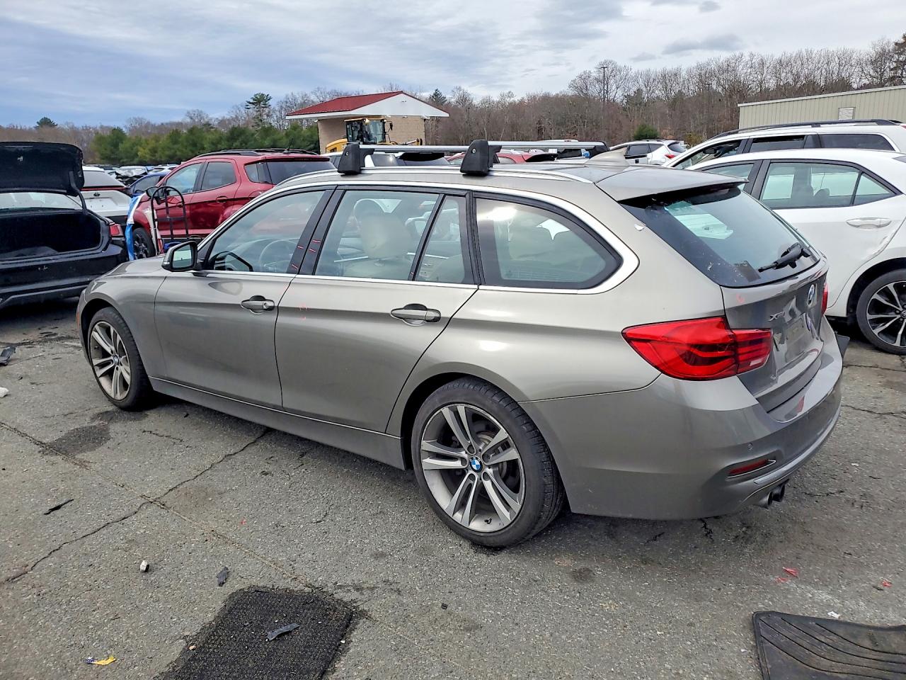 2016 BMW 3 series VIN WBA8G5C50GK443120 photo 2