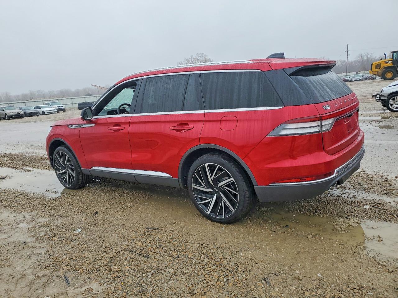 2025 Lincoln Aviator VIN 5LM5J7XC8SGL32539 photo 2