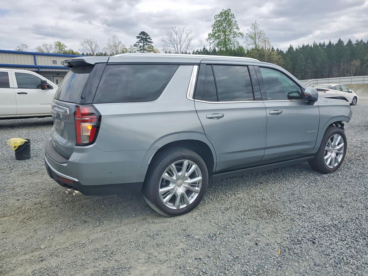 2024 Chevrolet Tahoe VIN 1GNSKTKL2RR195322 photo 3