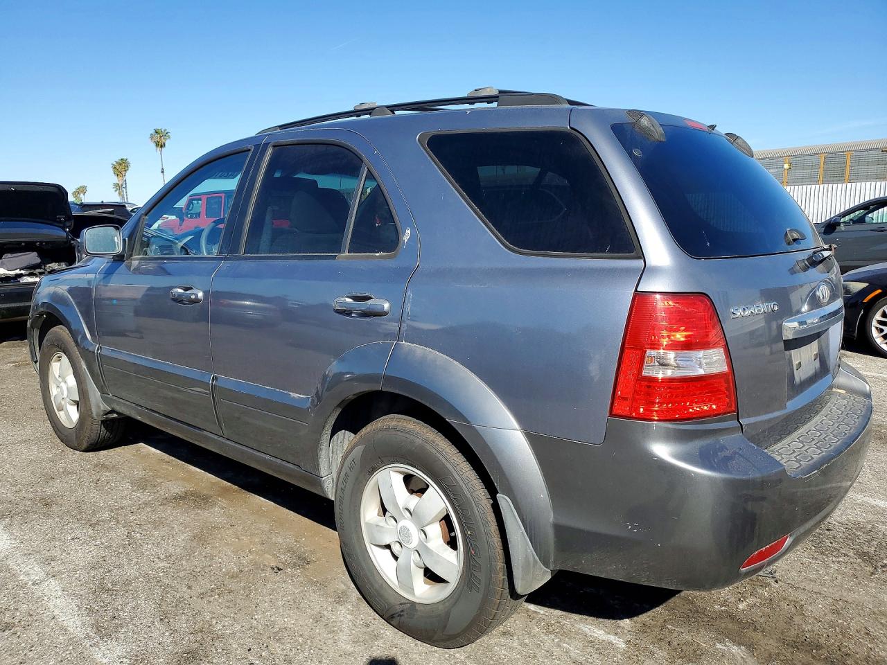 2007 KIA Sorento VIN KNDJD736075715830 photo 2