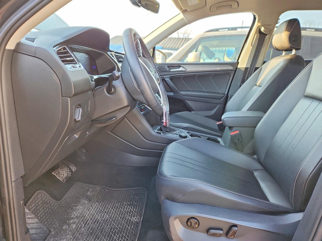 2022 Volkswagen Tiguan VIN 3VV2B7AX8NM089233 photo 7