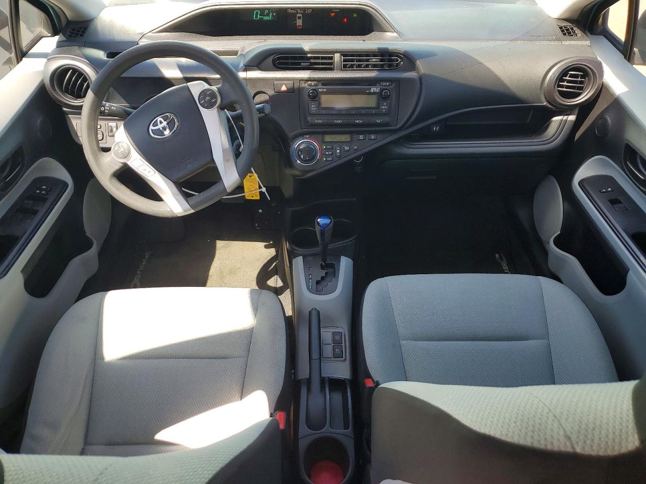 2013 Toyota Prius VIN JTDKDTB33D1054981 photo 8