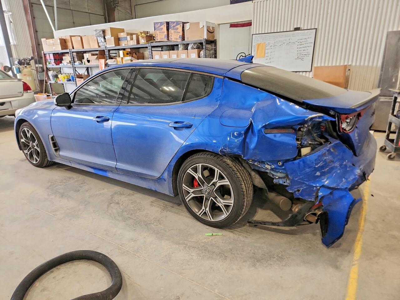 2019 KIA Stinger VIN KNAE45LC6K6046622 photo 2