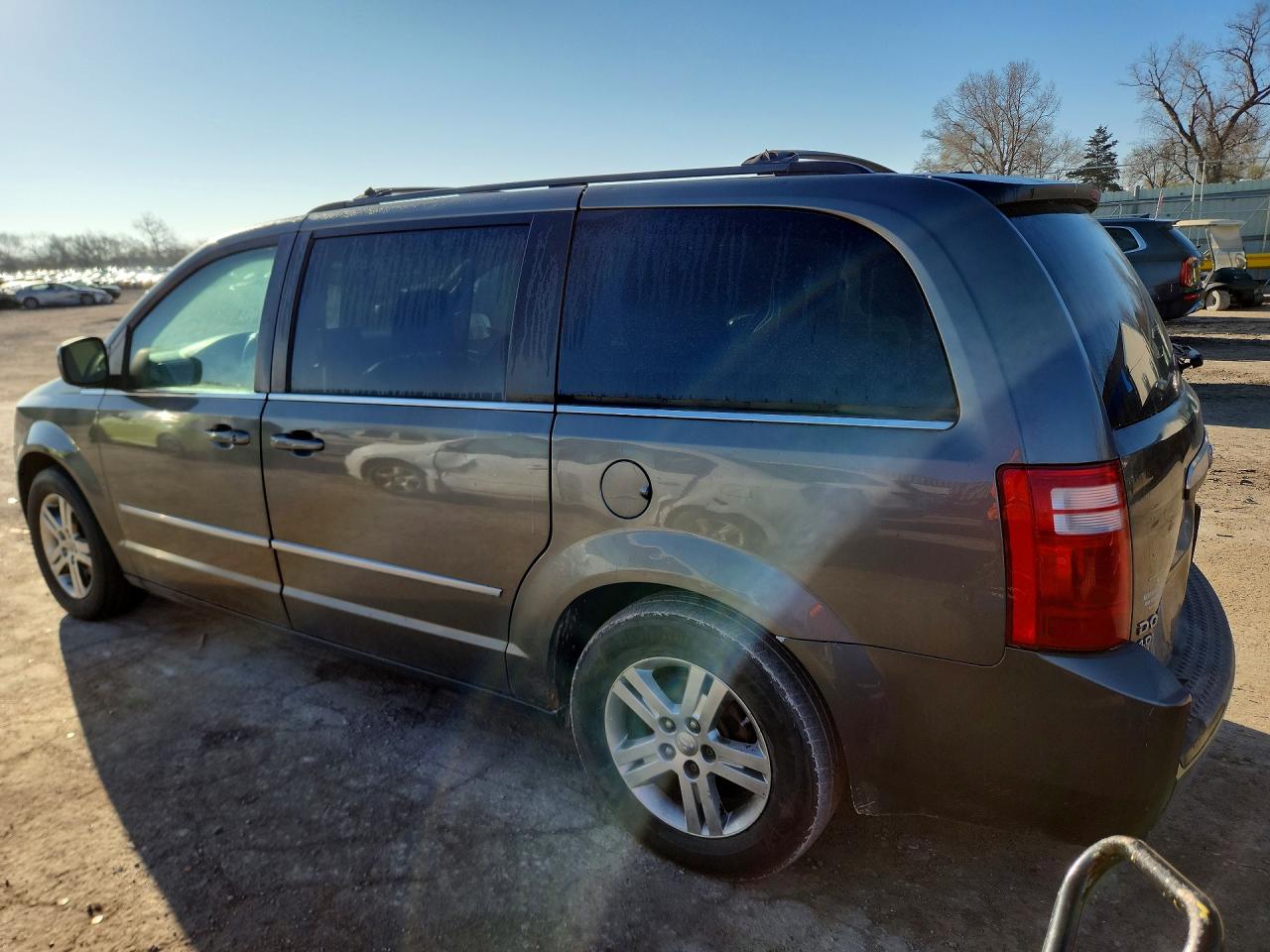 2010 Dodge Caravan VIN 2D4RN5DX8AR390403 photo 2