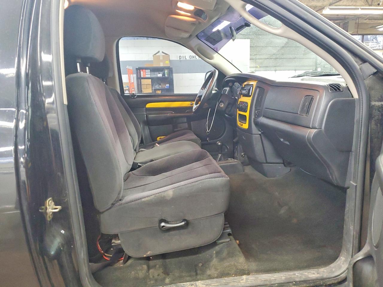 2005 Dodge Ram 1500 VIN 1D7HU16D65J517172 photo 10
