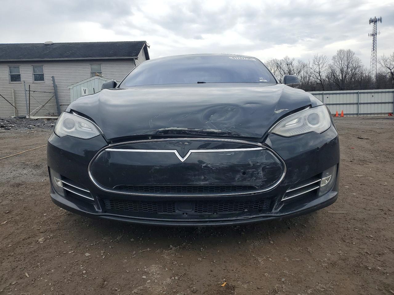 2015 Tesla Model s VIN 5YJSA1E43FF118352 photo 5