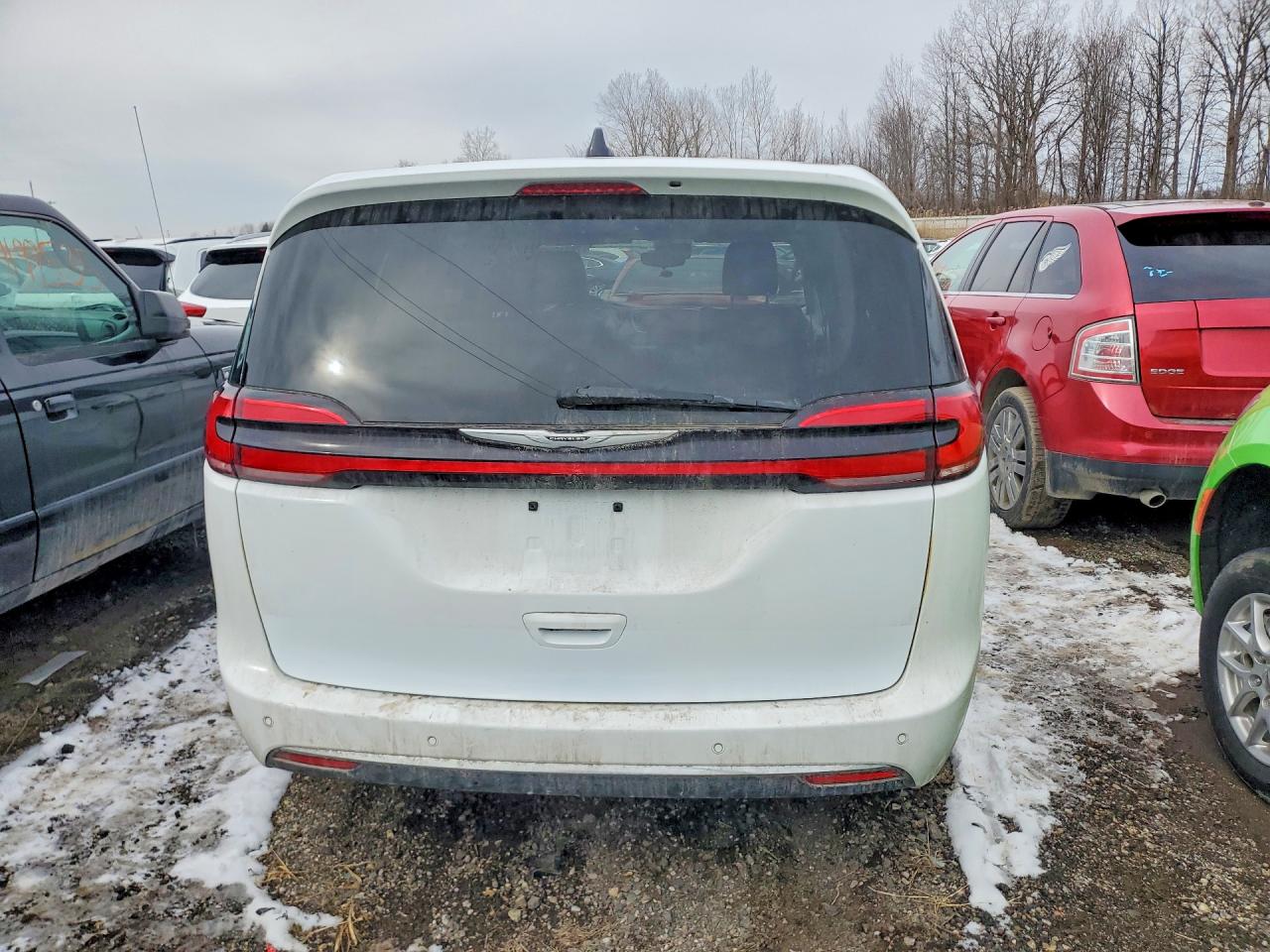 2024 Chrysler Pacifica VIN 2C4RC1BG8RR112563 photo 6
