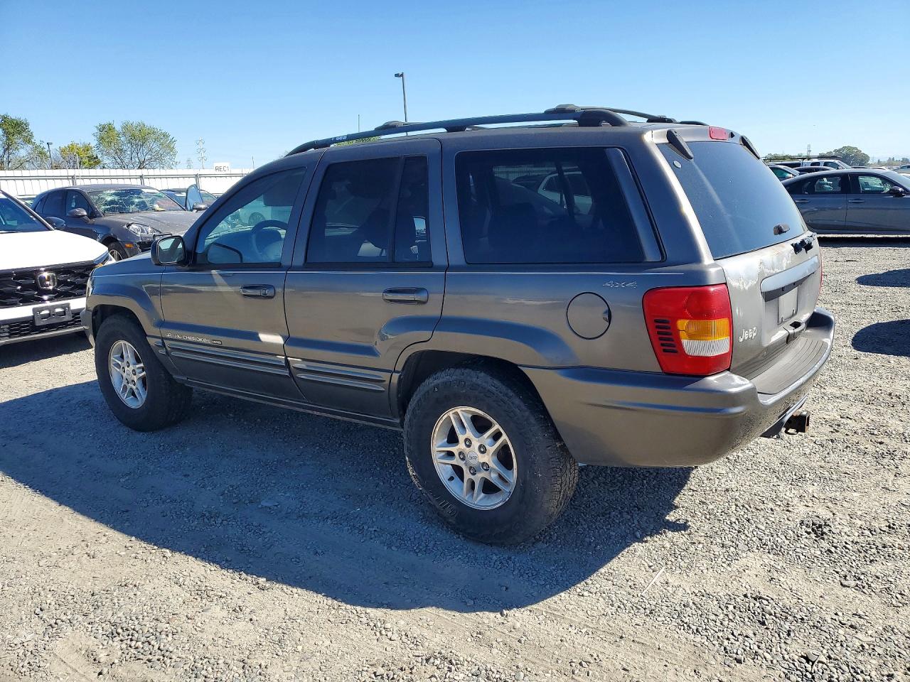 2000 Jeep Cherokee VIN 1J4GW58S4YC378763 photo 2