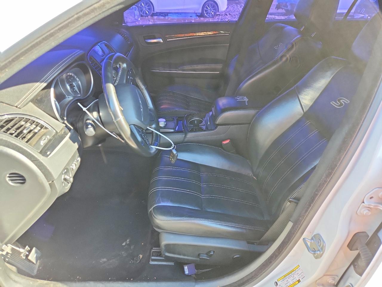 2021 Chrysler 300 VIN 2C3CCABG4MH523659 photo 7