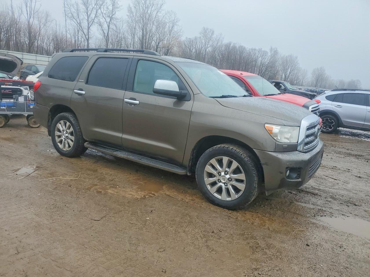 2010 Toyota Sequoia VIN 5TDJY5G1XAS038052 photo 4