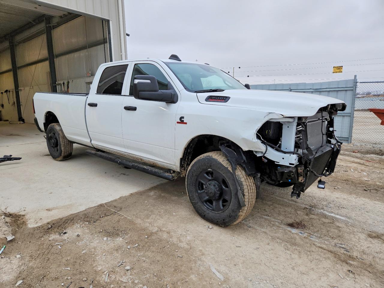 2025 Ram 3500 VIN 3C63R3GL7SG540391 photo 4