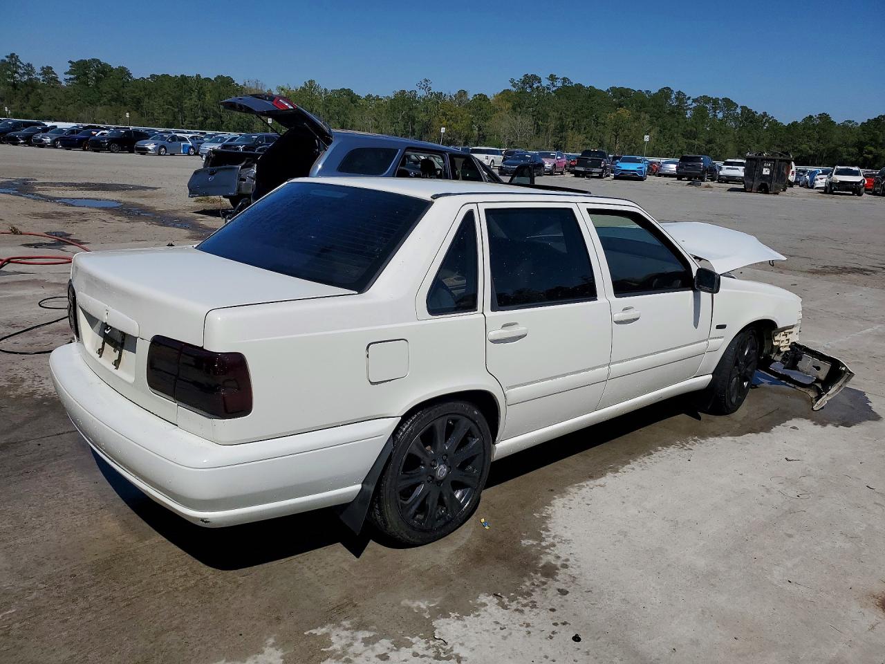1998 VOLV S70 VIN YV1LS5572W1516190 photo 3
