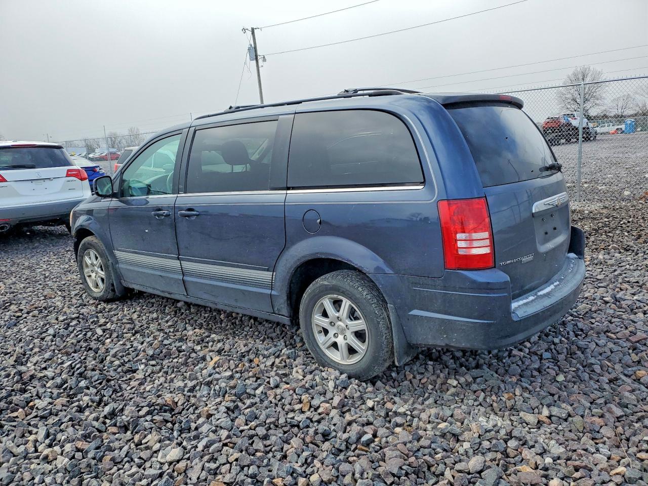 2008 Chrysler Minivan VIN 2A8HR54P18R609816 photo 2