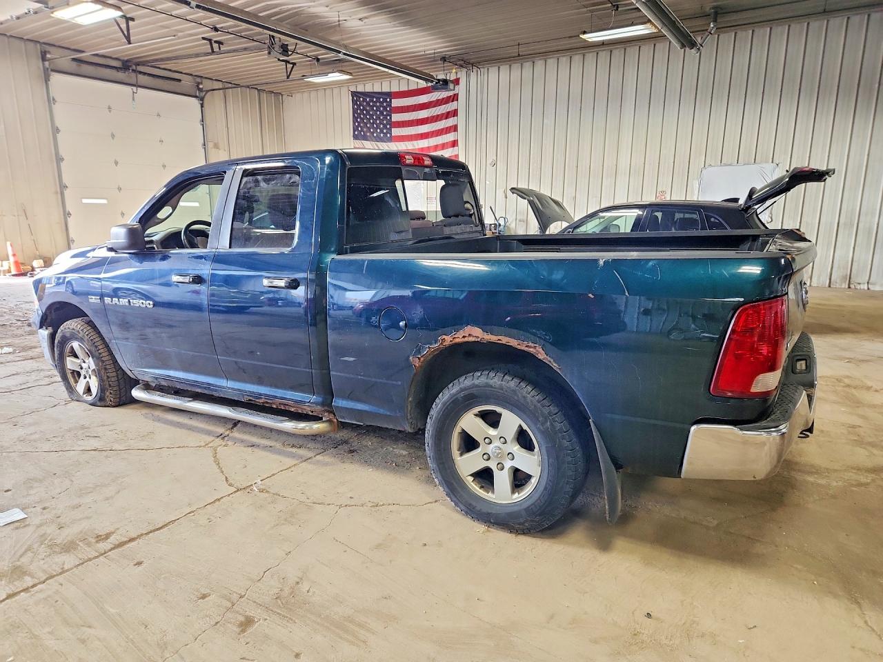 2011 Dodge Ram 1500 VIN 1D7RV1GT8BS618937 photo 2