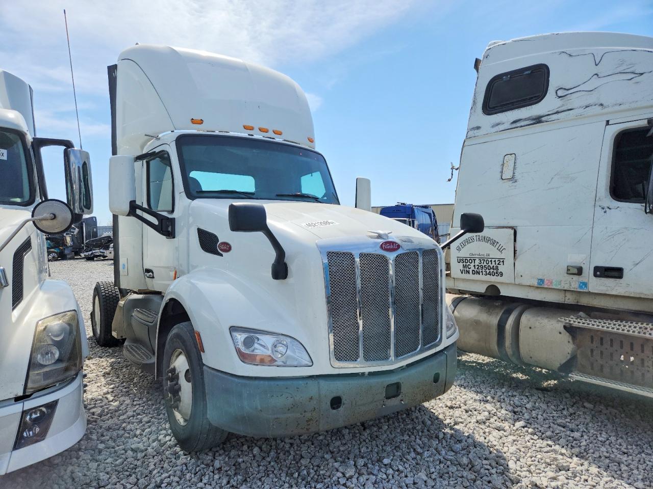 2017 PETERBILT All other VIN 1XPBA48X0HD428782 photo 1