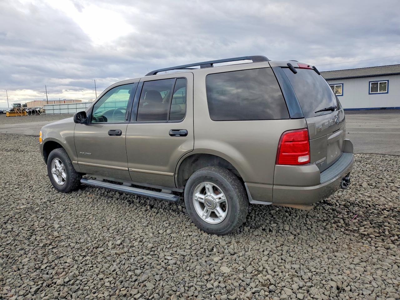 2004 Ford Explorer VIN 1FMZU73K14ZA34852 photo 2