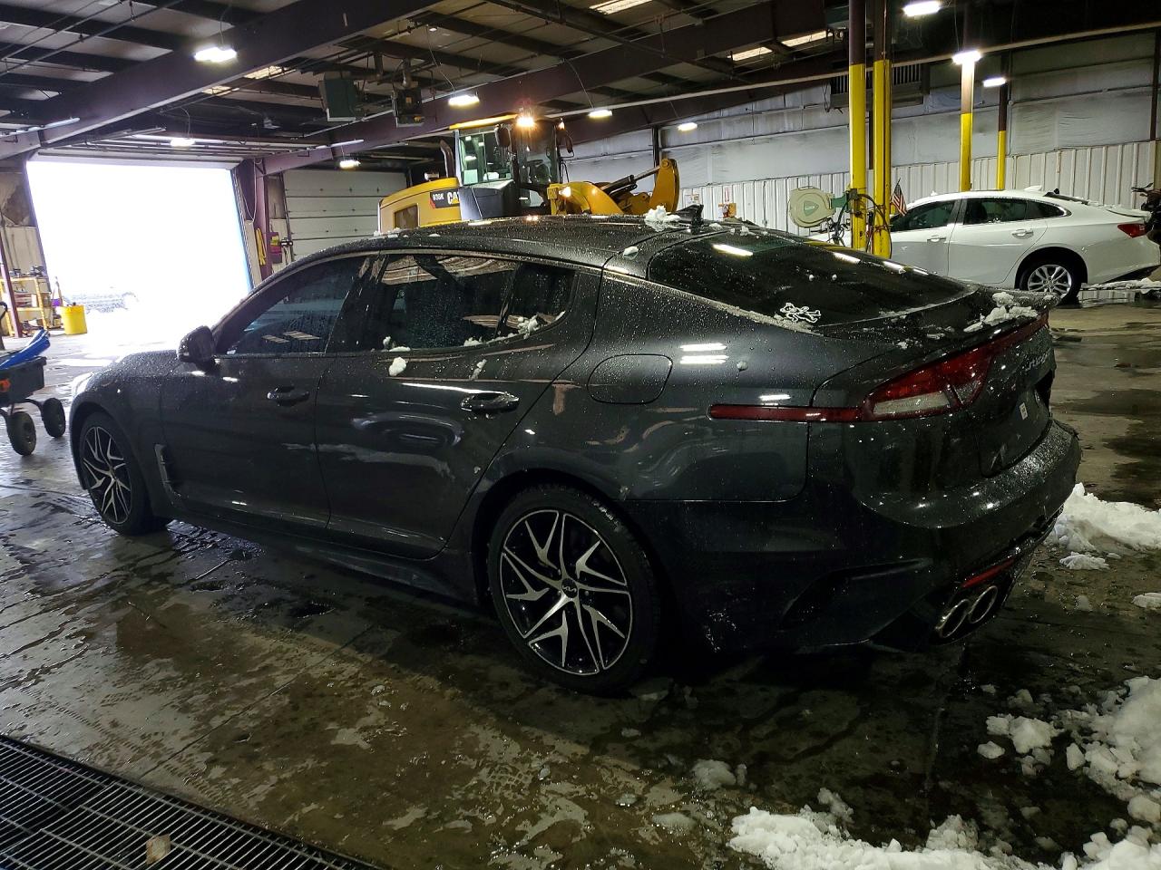 2022 Kia Stinger VIN KNAE35LD8N6100924 photo 2