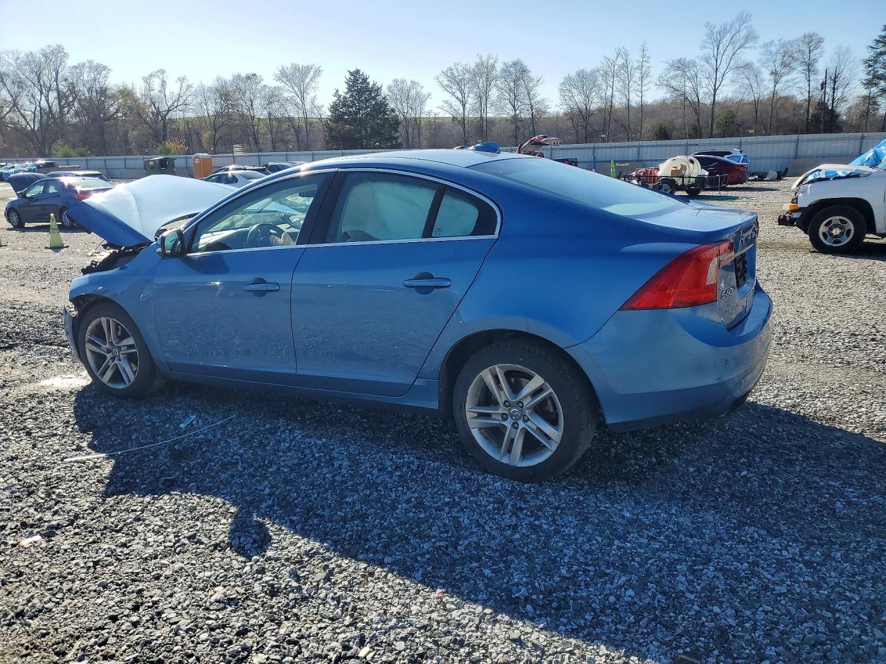 2014 Volv S60 VIN YV1612FSXE1291436 photo 2