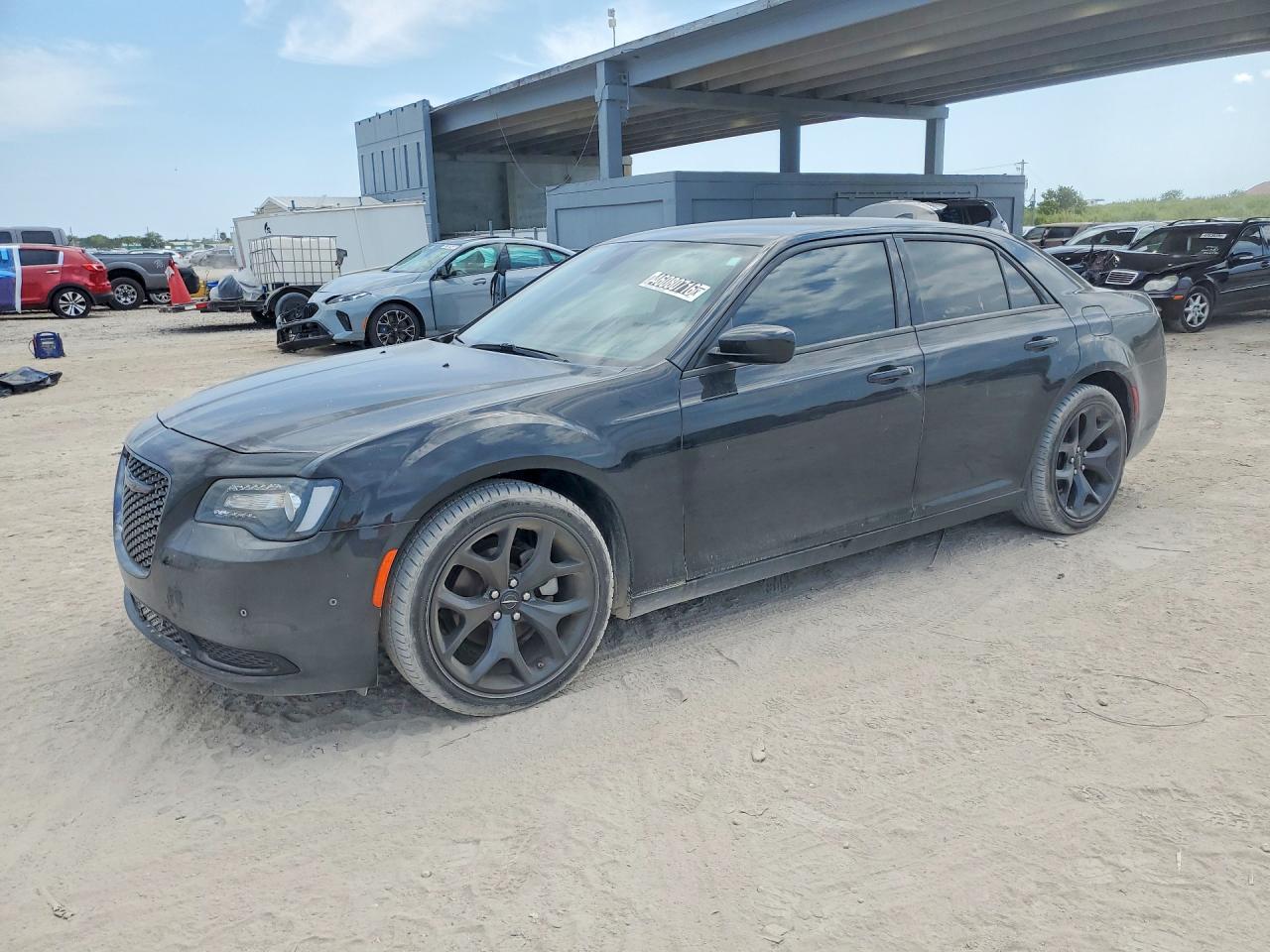 2023 CHRYSLER 300 VIN 2C3CCAAGXPH676732 photo 1