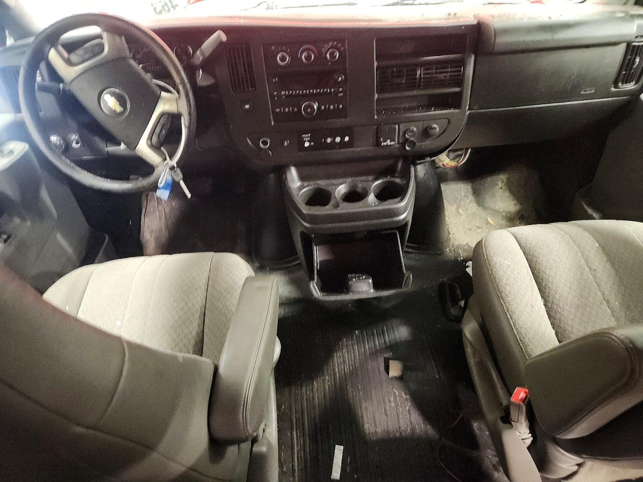 2017 Chevrolet Express VIN 1GAWGEFG1H1292585 photo 8