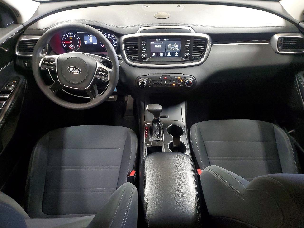 2019 Kia Sorento VIN 5XYPG4A33KG580643 photo 8