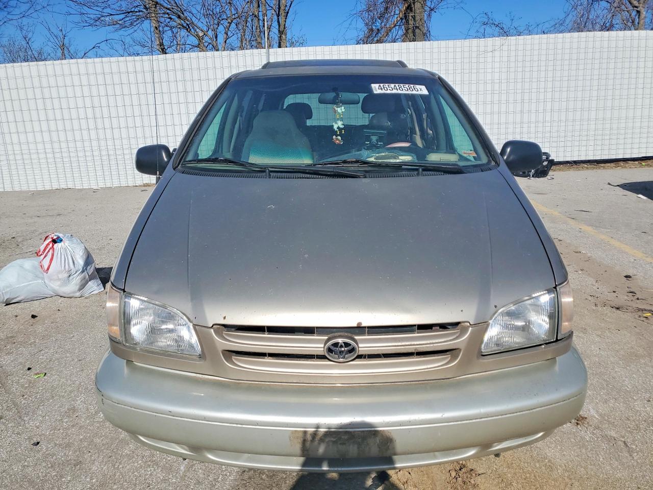 2000 Toyota Sienna VIN 4T3ZF13C1YU180419 photo 5