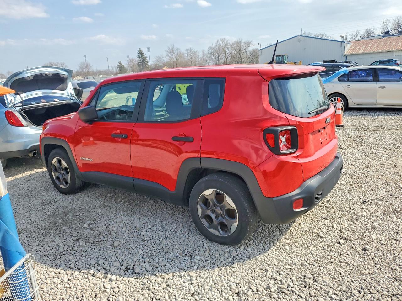 2015 Jeep Renegade VIN ZACCJAAHXFPC08233 photo 2