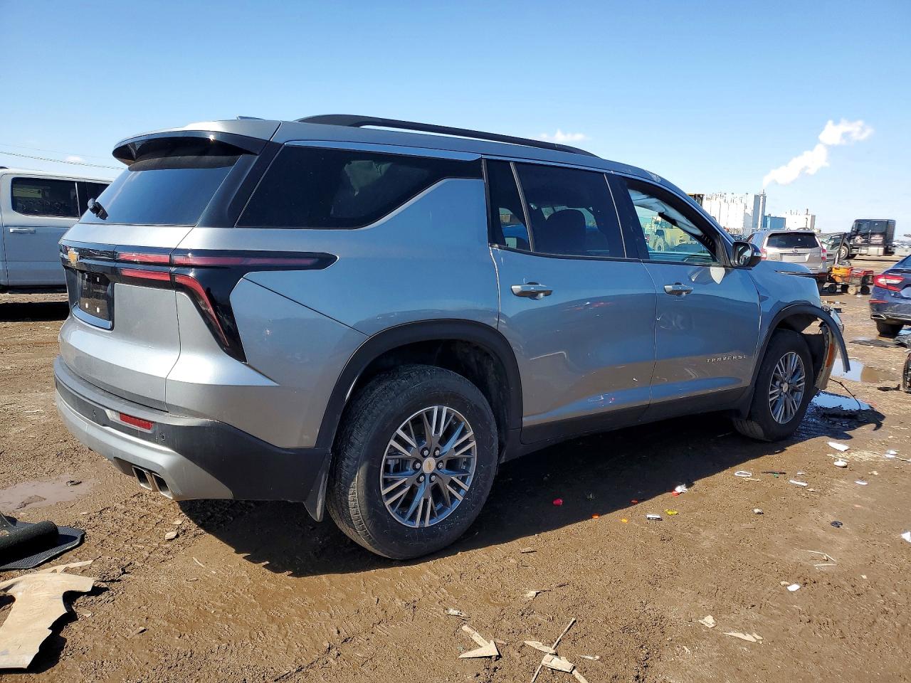 2025 Chevrolet Traverse VIN 1GNERGRS5SJ206721 photo 3