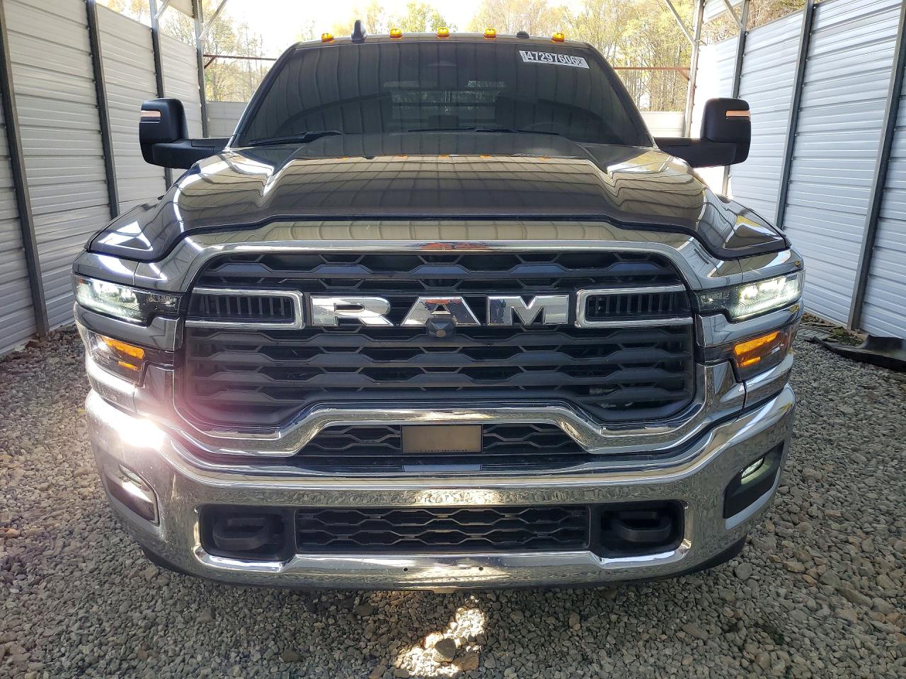 2025 Ram 3500 VIN 3C7WRTCL2SG517356 photo 5