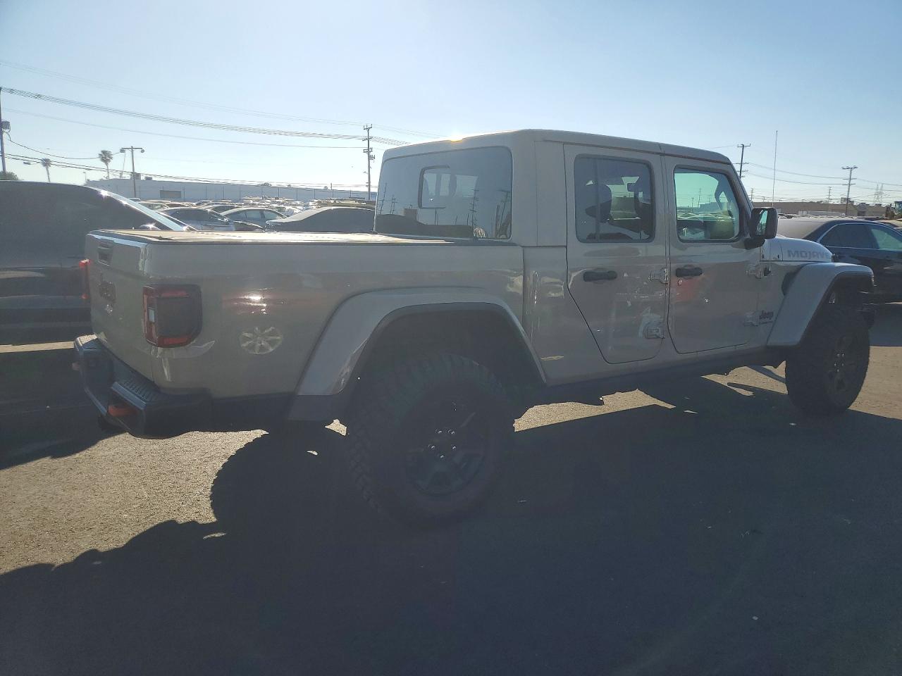 2020 Jeep Gladiator VIN 1C6JJTEG5LL204022 photo 3