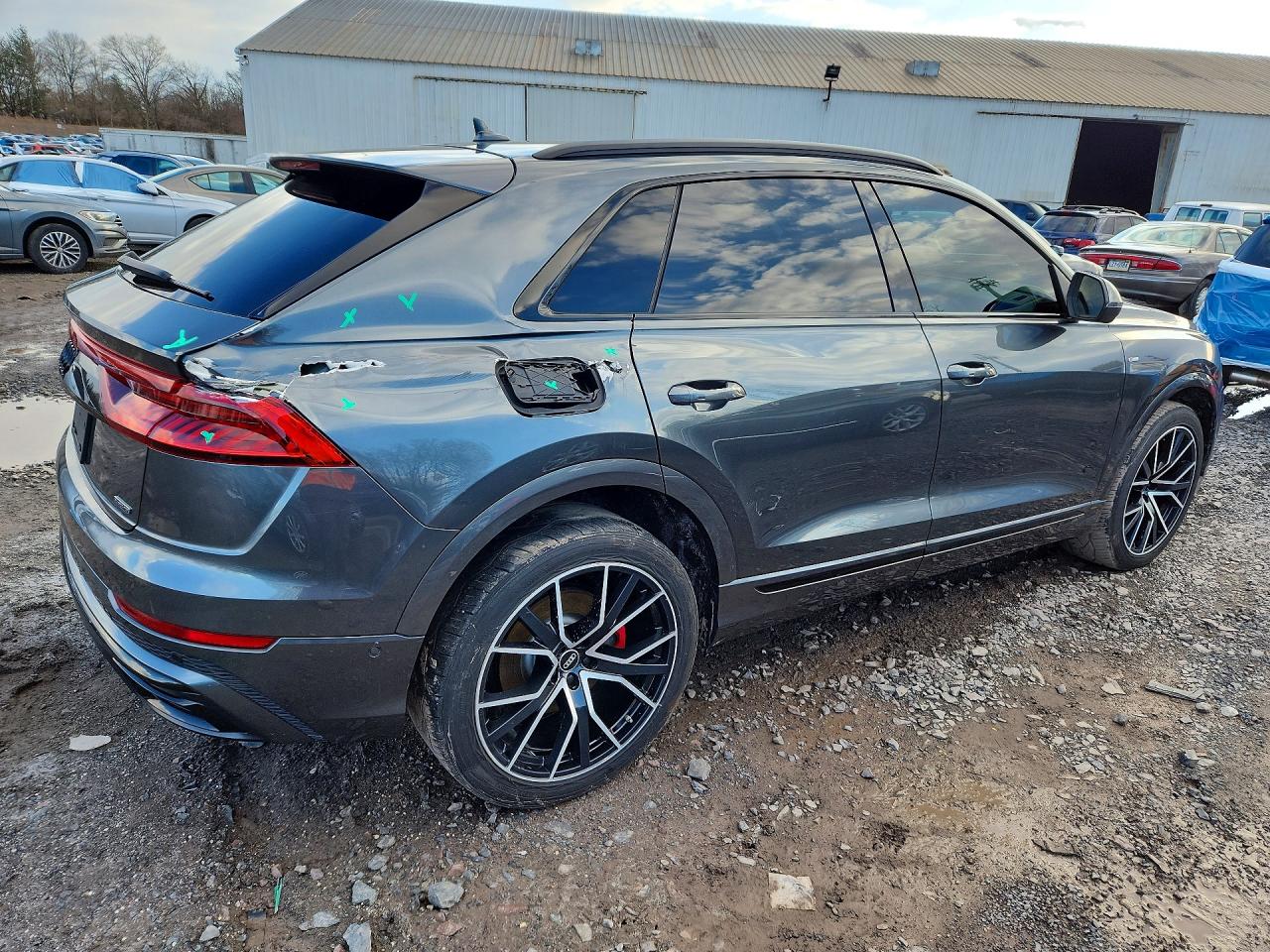 2022 Audi Q8 VIN WA1EVBF15ND010830 photo 3